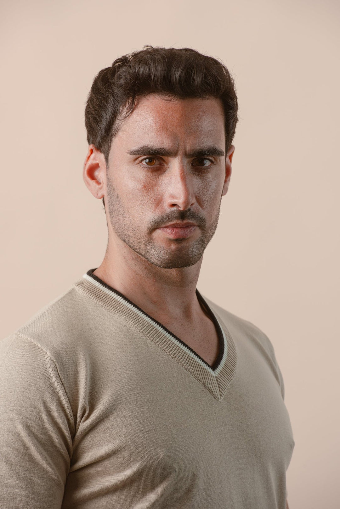 COTTON KNITTED V - NECK T - SHIRT - Roban